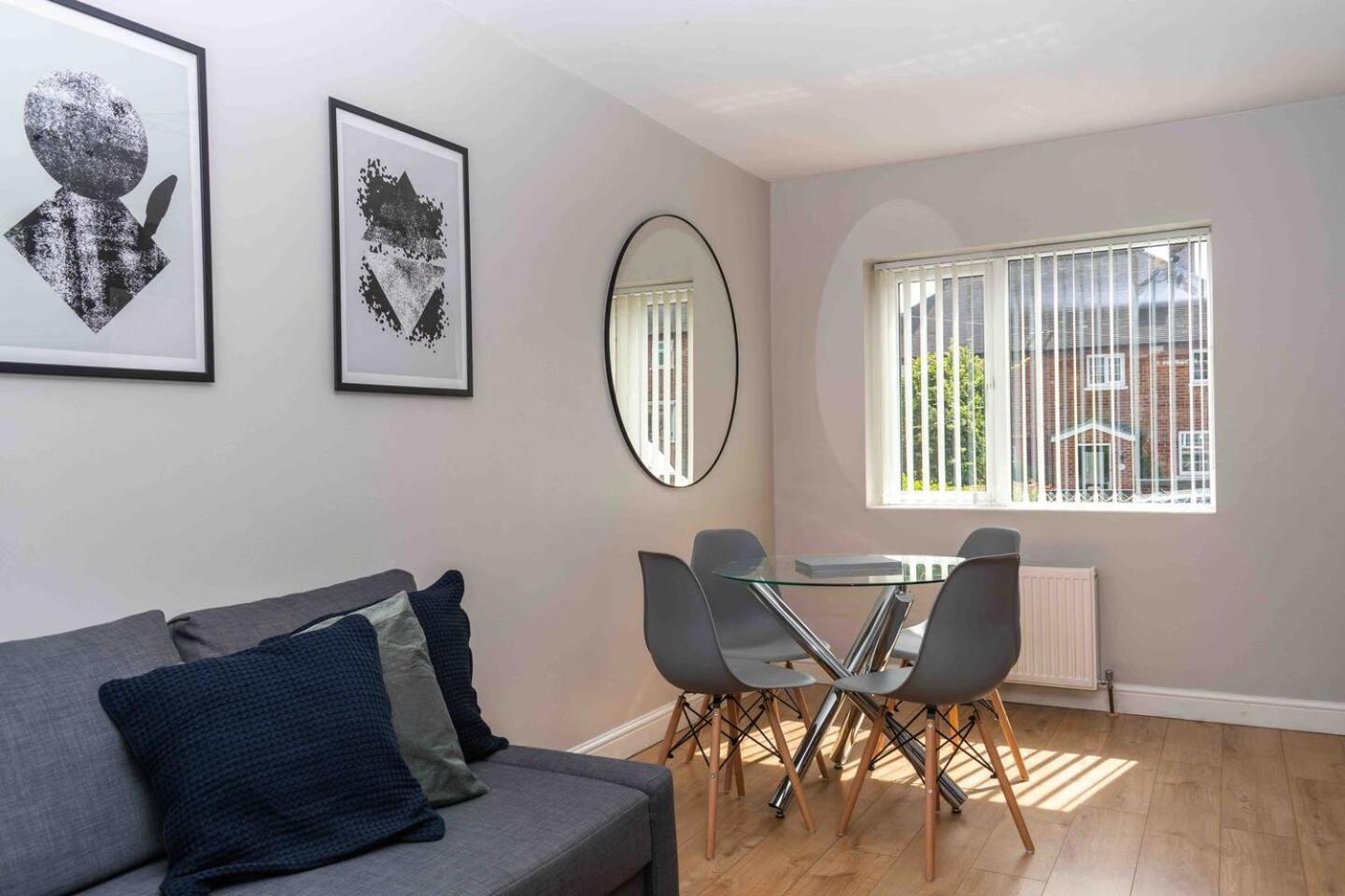 Comfortable And Convenient 3 Bedroom House With Parking Handsworth Exterior photo